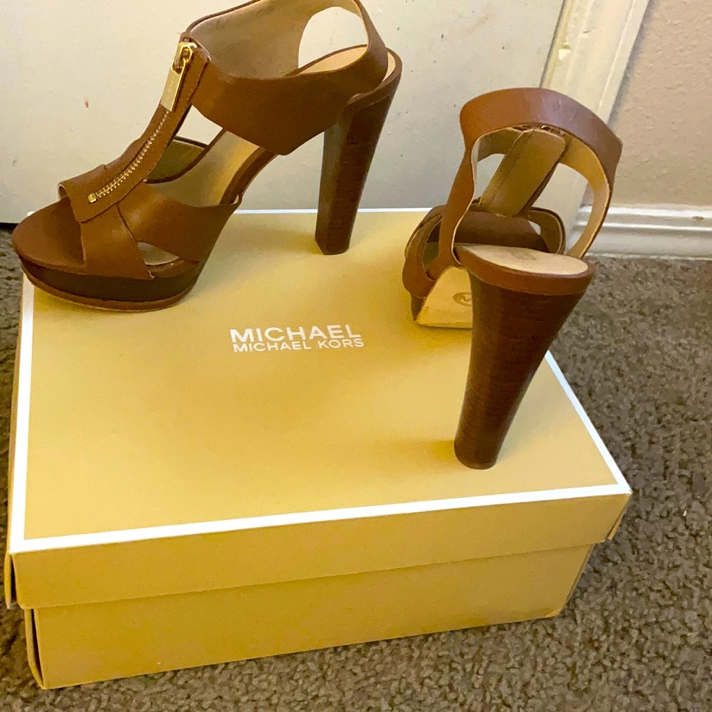 Michael kors size 7